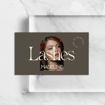 Texto de Moda editorial con guiones marfil/marrón