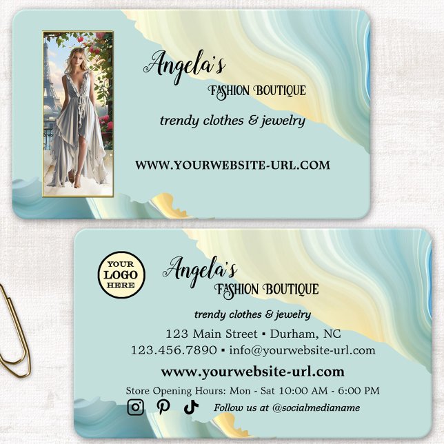 Tarjeta De Visita Tienda minorista de moda Ladies Fashion (Fashion retail business card featuring a gorgeous abstract design with custom photo, logo and social)