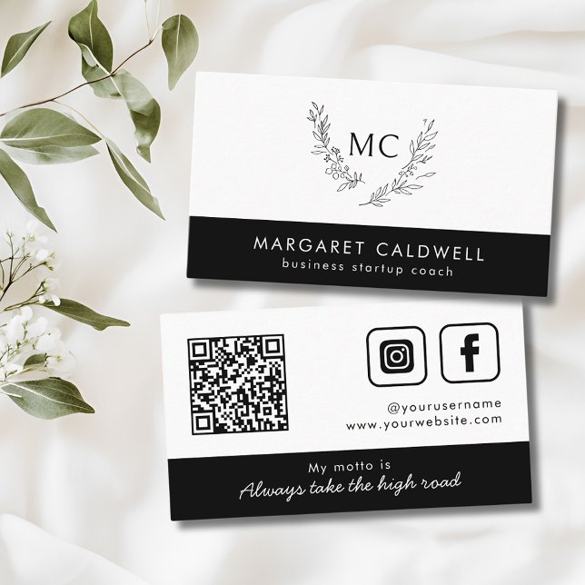 Tarjeta De Visita Wreath de monograma negro y blanco (Black and White Social Media QR Code Monogram Wreath Business Card)