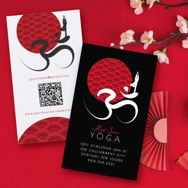 Tarjeta De Visita Yoga del Sol Rojo Asiático y caligrafía zen modern (Red Sun Yoga Spiritual Indian Meditate Om Aum Calligraphy Logo Business Card @ fatfatin)
