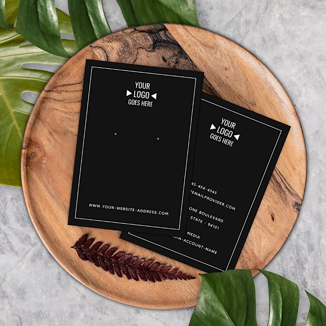 Tarjeta de visualización de joyas con logotipo de  (Subido por el creador)