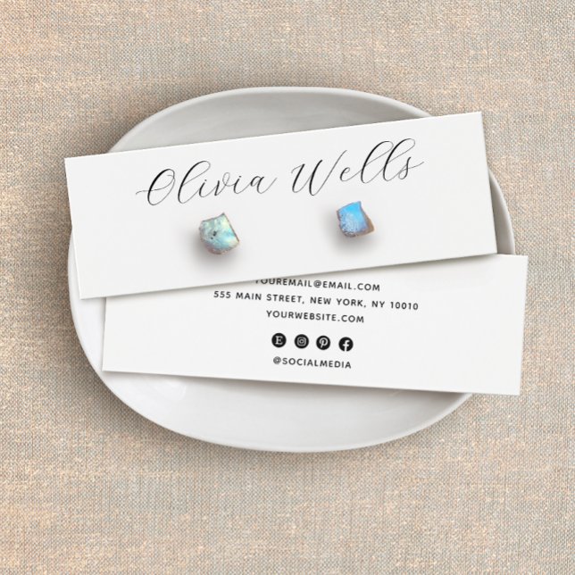 Tarjeta de visualización de joyas de consuelo de e (small stud earring display card with simple script typography and social media networking
 icons )