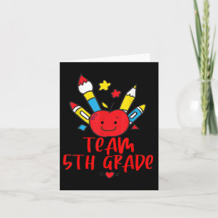 Tarjeta De Vuelta Al Equipo Escolar De Quinto Grado Hola E