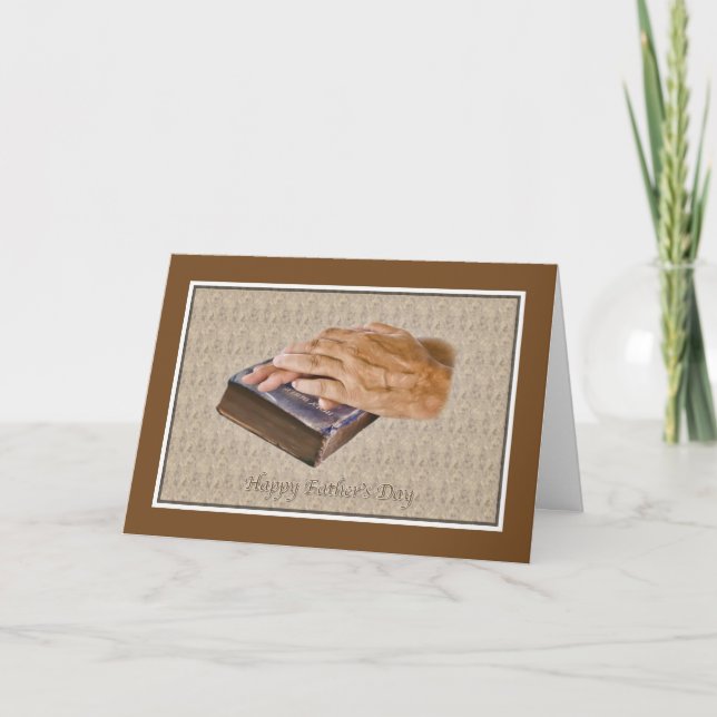 Tarjeta del día de padre con la biblia y las manos (Anverso)