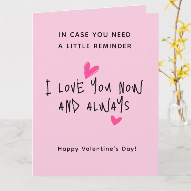 Tarjeta del Día de San Valentín con letra script m (flor amarilla)