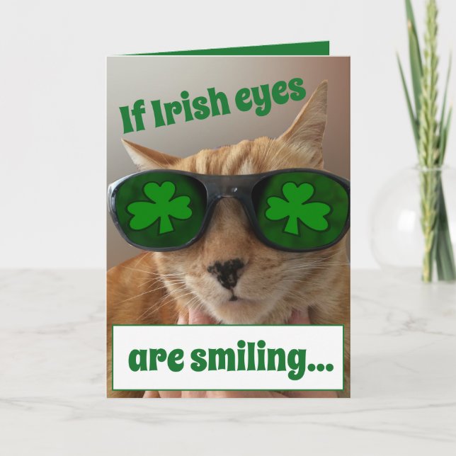 Tarjeta del día de St Patrick que ofrece un gato (Anverso)