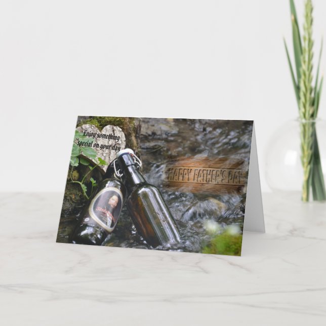 Tarjeta del día del padre con botellas de cerveza  (Anverso)