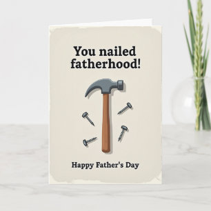 Tarjeta del Día del Padre con tema de martillo