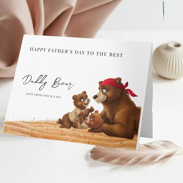 Tarjeta del día del padre para el papá personaliza (Celebrate Dad with our adorable Daddy Bear and Cubs card!)
