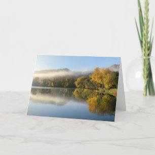 Tarjeta del este de la reflexión del lago