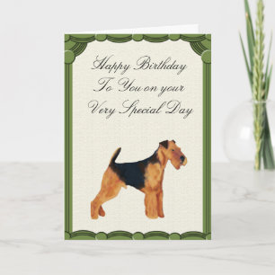 Tarjeta del feliz cumpleaños de Airedale Terrier
