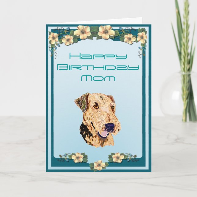 Tarjeta del feliz cumpleaños de Airedale Terrier (Anverso)