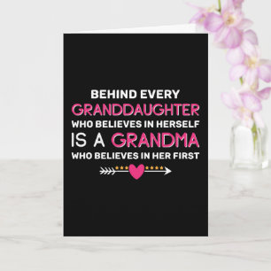 Tarjeta Detrás de cada nieta hay una abuela