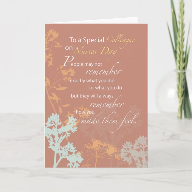 Tarjeta Día de Enfermeras, Brown, Flores salvajes (Anverso)