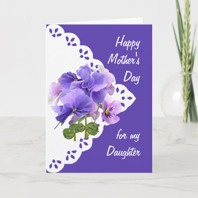 Tarjeta Día de la Madre, hija de una mujer con pansy añejo (Anverso)
