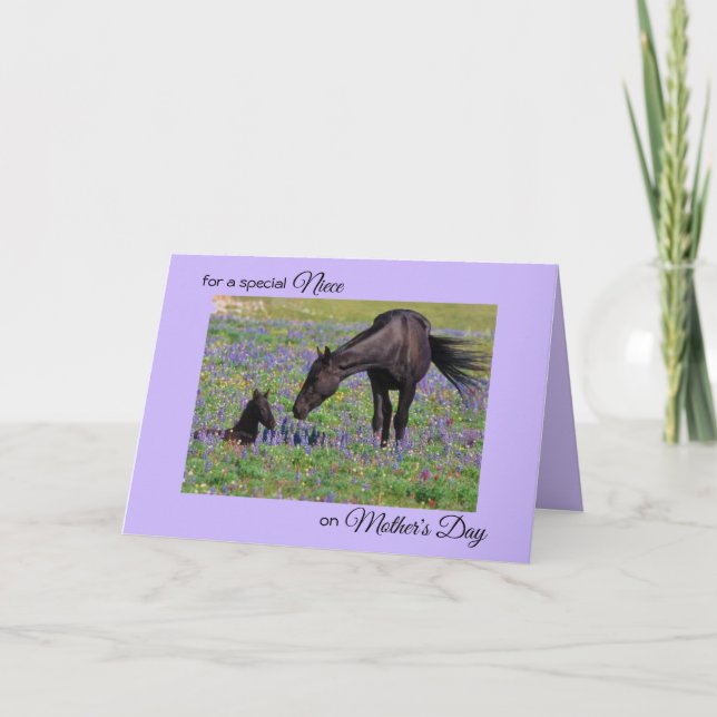 Tarjeta Día de la Madre para la foto de Niece Mare & Foal  (Anverso)