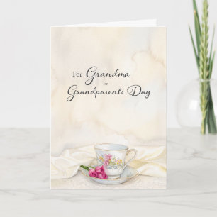 Tarjeta Día de los Abuelos para la taza de té floral rosa 