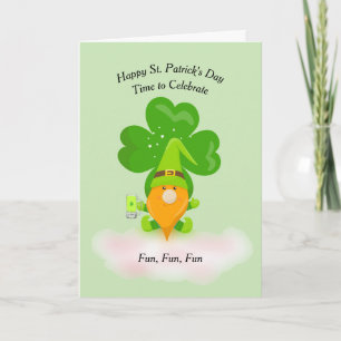Tarjeta Día de San Patricio con Shamrock y Gnome