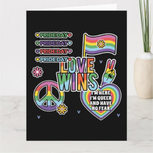 Tarjeta Día del Orgullo. El amor gana. Soy queer y no teng