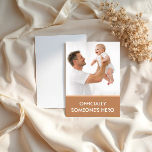 Tarjeta Día del Padre personalizado Oficialmente héroe de