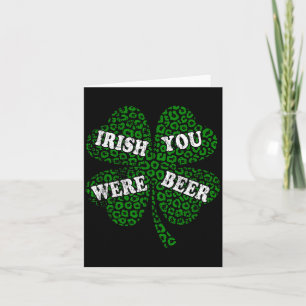 Tarjeta Día divertido de cerveza irlandesa trébol guepardo