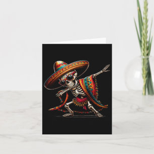 Tarjeta Dibujo Divertido de Esqueleto Mexicano con Poncho 