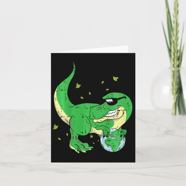 Tarjeta Dinosaurio infantil sosteniendo el planeta Día de  (Anverso)