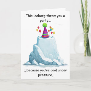 Tarjeta Diseño de cumpleaños de iceberg divertido con humo