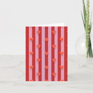 Tarjeta Diseño de rayas rojas y rosas con corazones pequeñ
