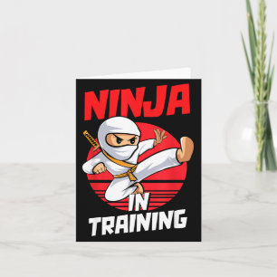 Tarjeta Disfraz de Ninja en Entrenamiento para Niños y Niñ