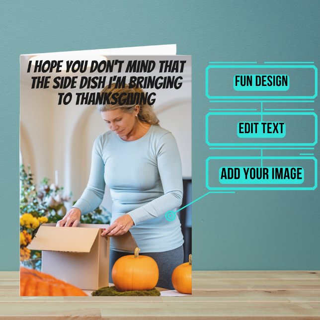Tarjeta Dish lateral del Día de Acción de Gracias divertid (Share your gratitude this year with a Thanksgiving greeting card using a fun and funny design.)