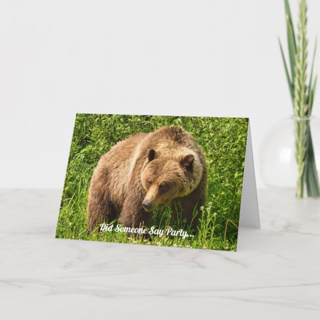Tarjeta divertida de cumpleaños del oso pardo de K (Anverso)