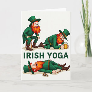 Tarjeta Divertida de Yoga Leprechaun Irlandés