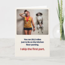 Tarjeta divertida del perro para el dueño que term