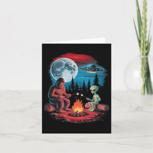 Tarjeta Divertido Alien Y Bigfoot Sening Moon Sasquatch Uf