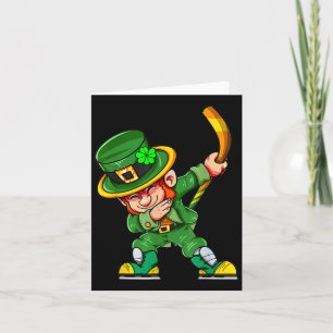Tarjeta Divertido Leprechaun Juega Hockey St Patricks Day