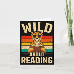 Tarjeta Divertido salvaje sobre leer libro de niños guepar