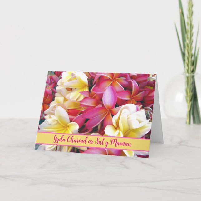 Tarjeta Domingo de madre en flores frangipani galesas (Anverso)