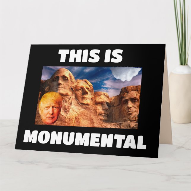 TARJETA DONALD TRUMP EN MOUNT RUSHMORE BIG BIRTHDAR CARTA (Anverso)