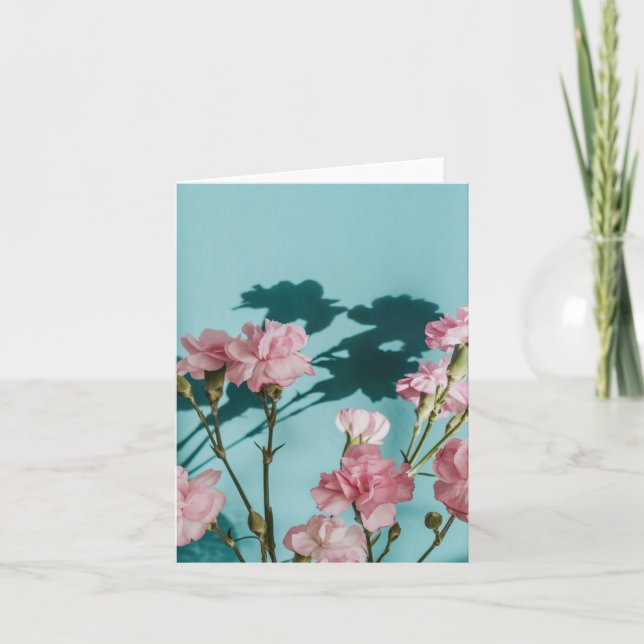 Tarjeta Dreamy pink carnation flowers on blue background (Anverso)
