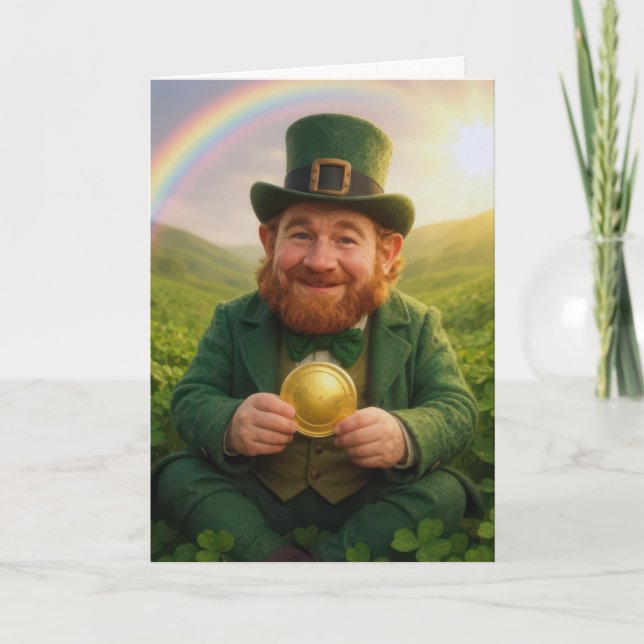 Tarjeta Duende Irlandés Sosteniendo una Moneda de Oro (Anverso)
