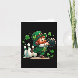 Tarjeta Duende jugando bolos día de San Patricio Trébol