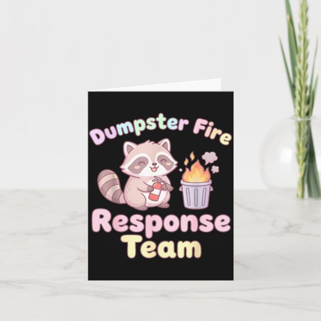Tarjeta Dumpster Fire Resnse Team Raccoon Kawaii  (Anverso)