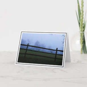 Tarjeta Dusk en el campo con dos ciervos 