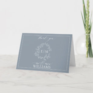 Tarjeta Dusty Blue Leafy Escudo Monograma Gracias