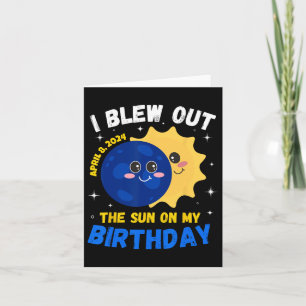 Tarjeta Eclipse solar 4.08.24 Cita graciosa de cumpleaños