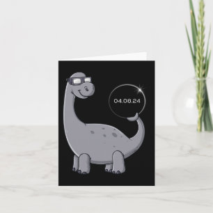 Tarjeta Eclipse solar Dino 04.08.2024 Niño divertido Gir