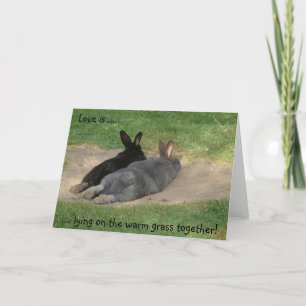 Tarjeta El amor es....... recostados en la tibia hierba...