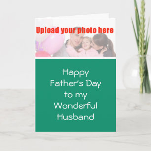 Tarjeta El día de padre feliz al marido de la esposa añade