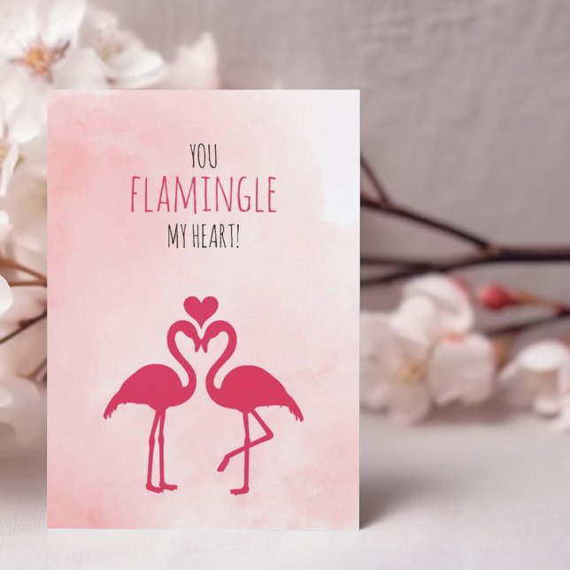 Tarjeta El día de San Valentín divertida y gracios (Humorous funny Happy Valentine's Day folded greeting card with pink loving flamingos and heart.)
